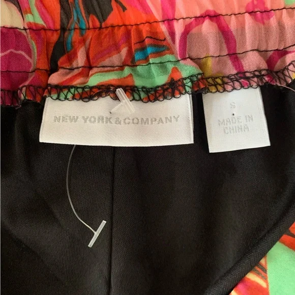 New York & Company Paisley Palazzo Pants size Small. Like new! - Picture 3 of 4